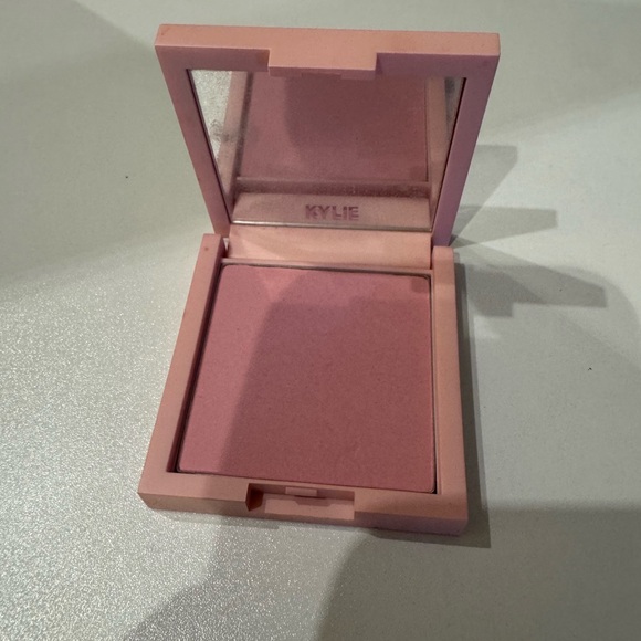 Kylie Jenner Blush 336 Winter Kissed - Picture 3 of 3